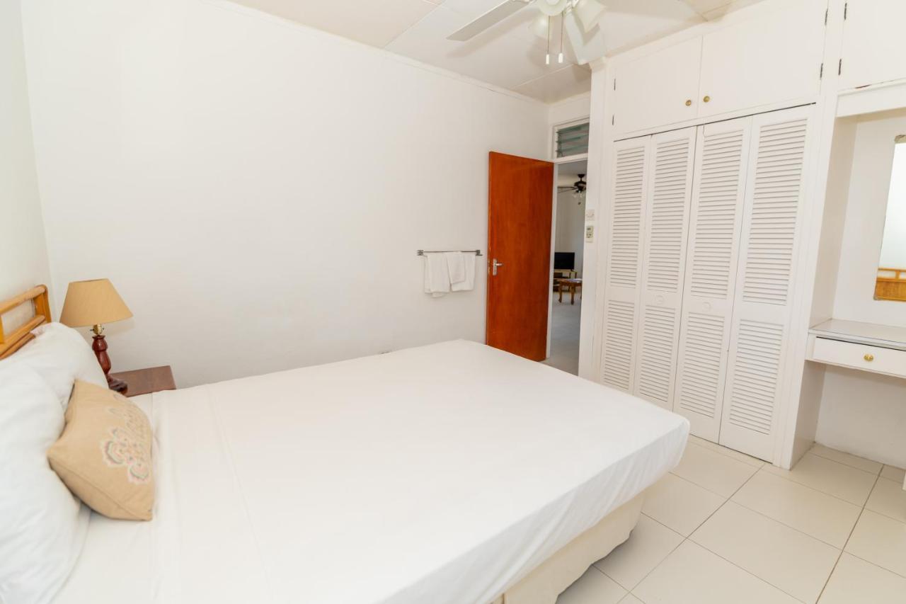 Adulo Apartments Μπριτζτάουν Εξωτερικό φωτογραφία