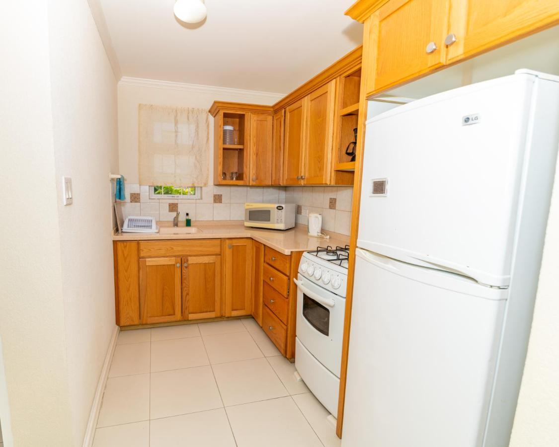 Adulo Apartments Μπριτζτάουν Εξωτερικό φωτογραφία