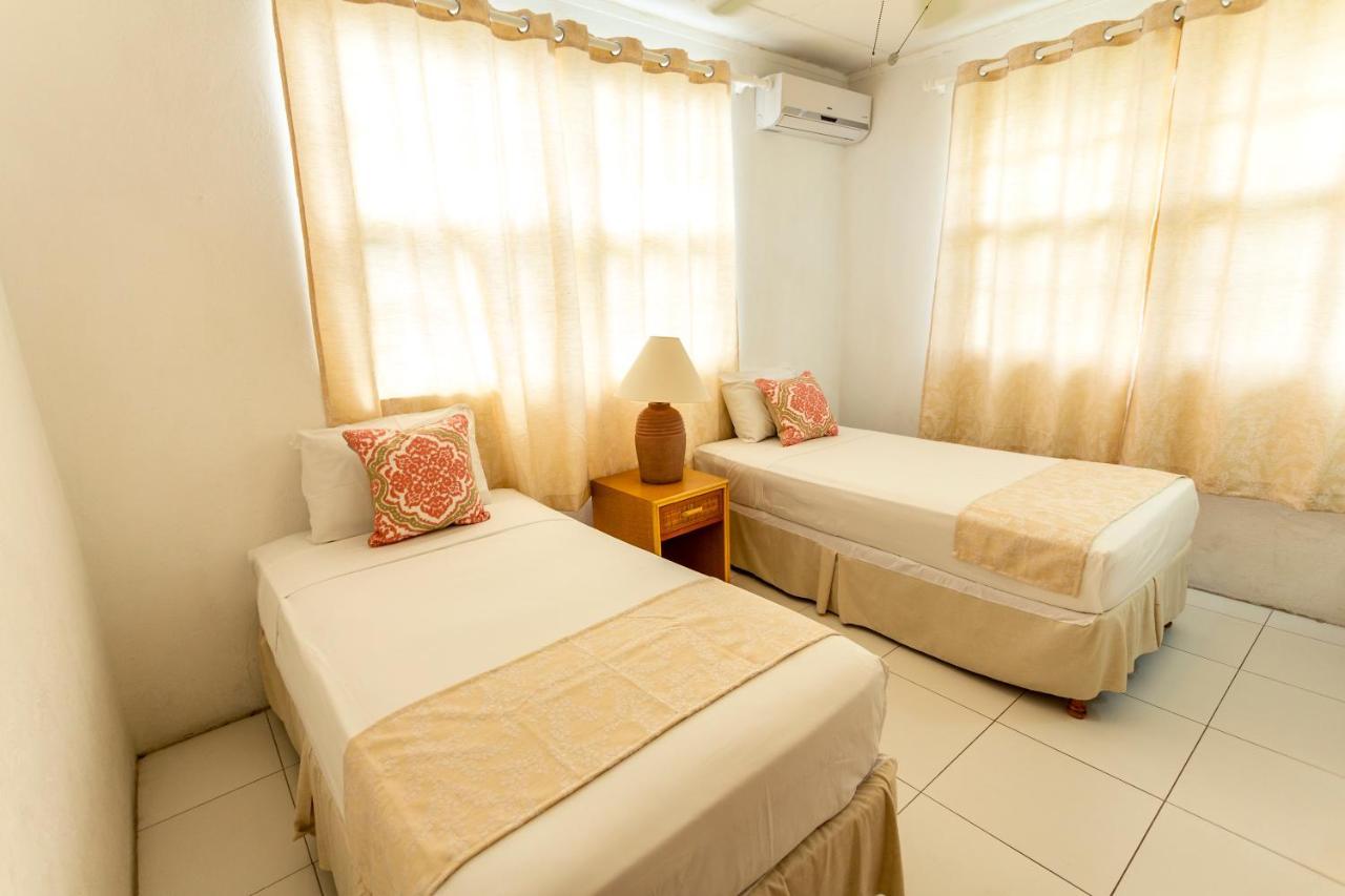 Adulo Apartments Μπριτζτάουν Εξωτερικό φωτογραφία