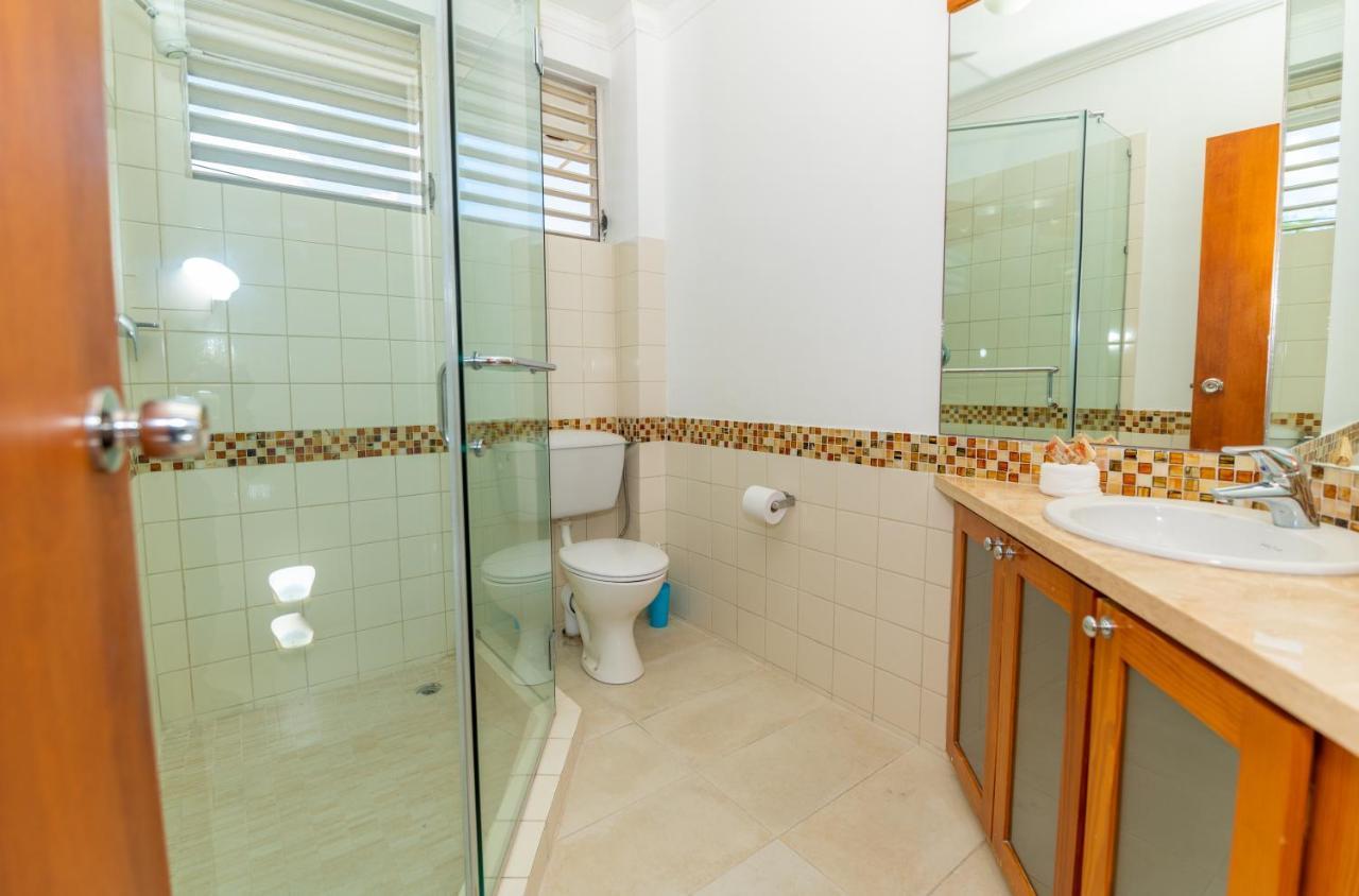 Adulo Apartments Μπριτζτάουν Εξωτερικό φωτογραφία