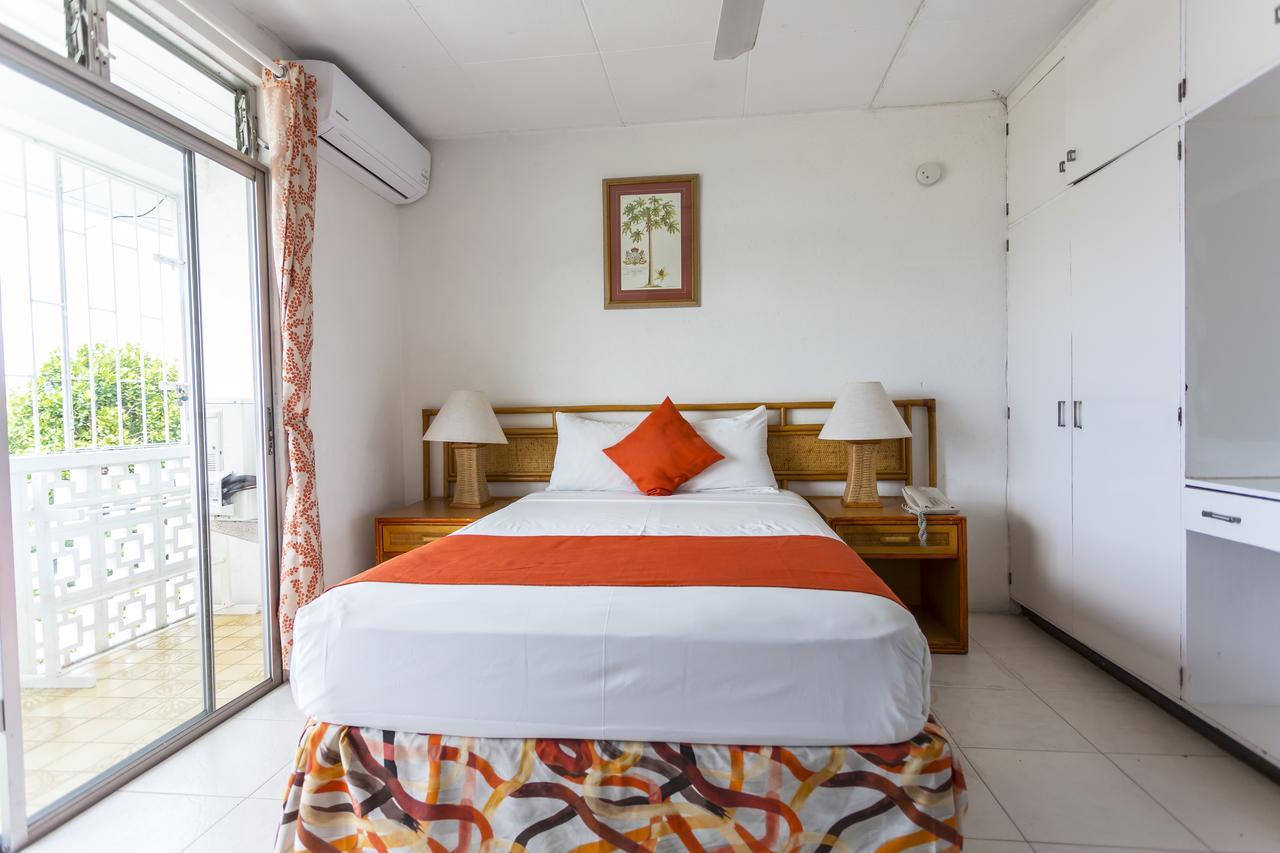 Adulo Apartments Μπριτζτάουν Εξωτερικό φωτογραφία