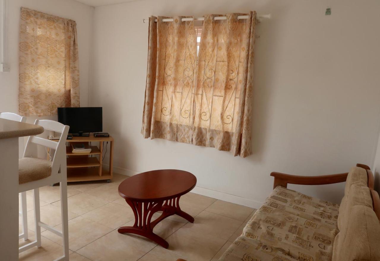 Adulo Apartments Μπριτζτάουν Εξωτερικό φωτογραφία